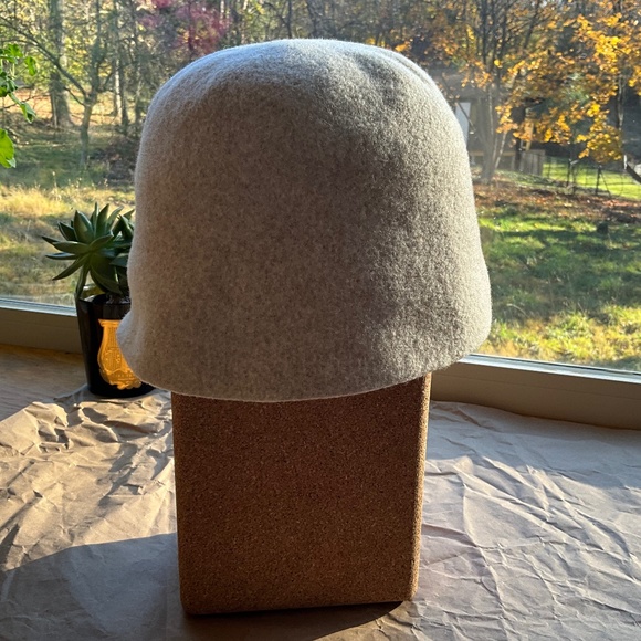 Mature Ha Bell Hat - Picture 1 of 4